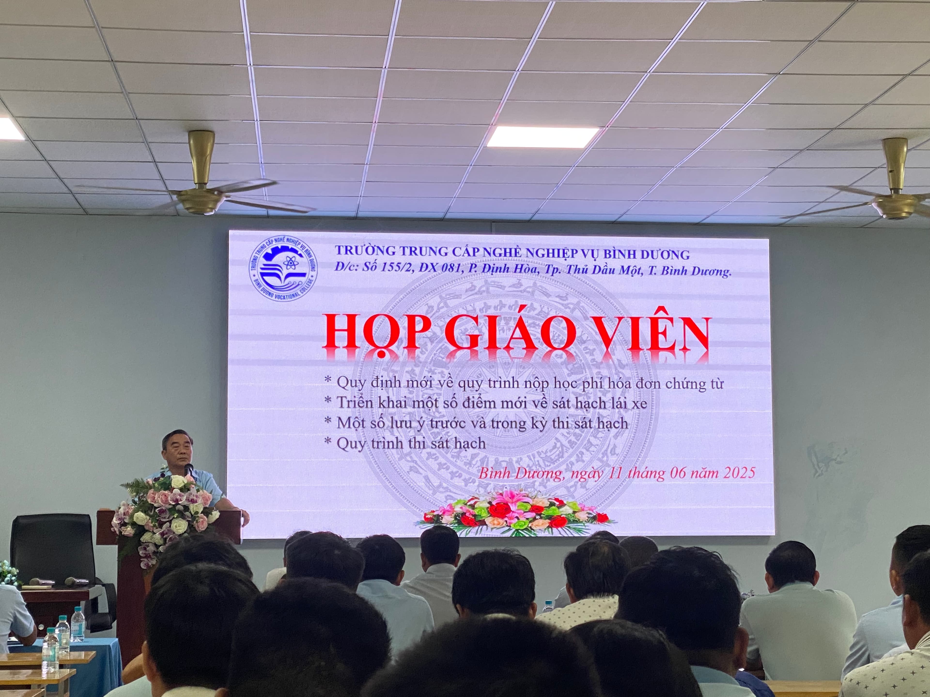 Ảnh Bùi Gia Huy dạy lái xe 6